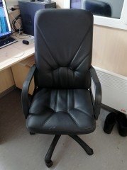 Компьютерное кресло из экокожи