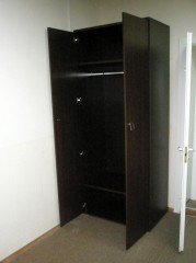 Офисный шкаф для верхней одежды